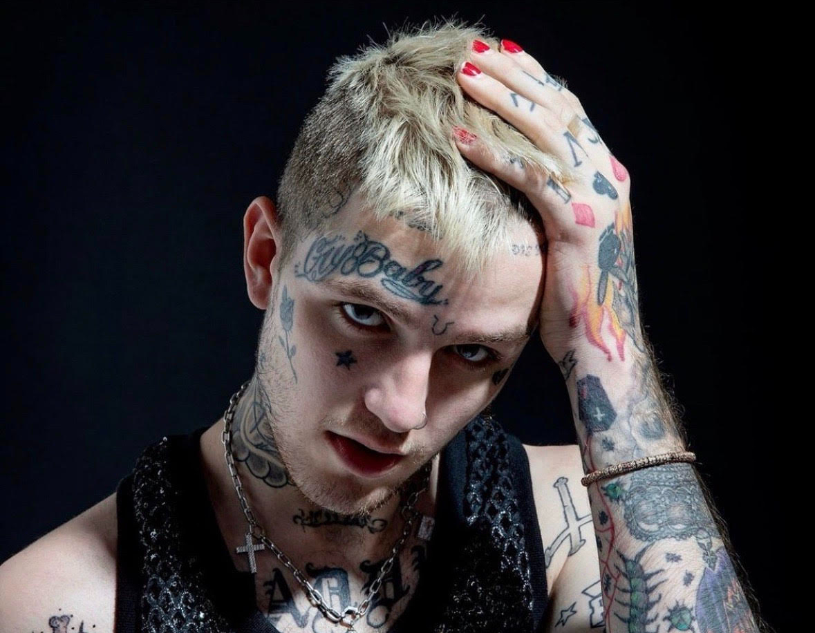 TATTOOED QUEER